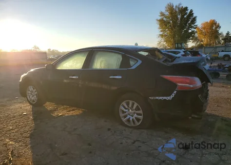 2015 Nissan Altima 2.5 z USA, uszkodzony, nr VIN 1N4AL3AP2FC231150